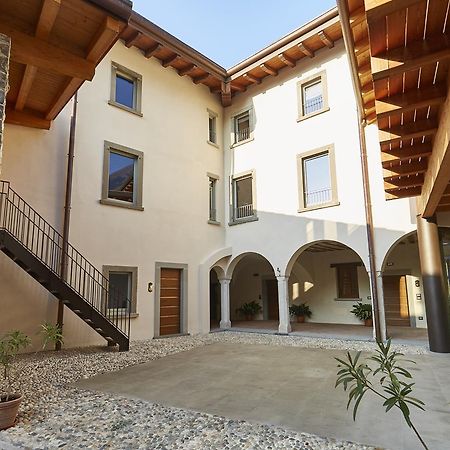 Palazzo Eleonora Panzió Monasterolo del Castello Kültér fotó