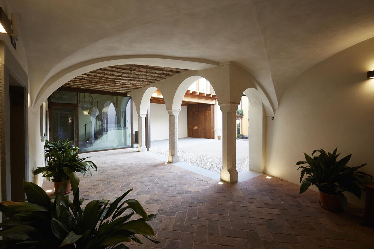 Palazzo Eleonora Panzió Monasterolo del Castello Kültér fotó